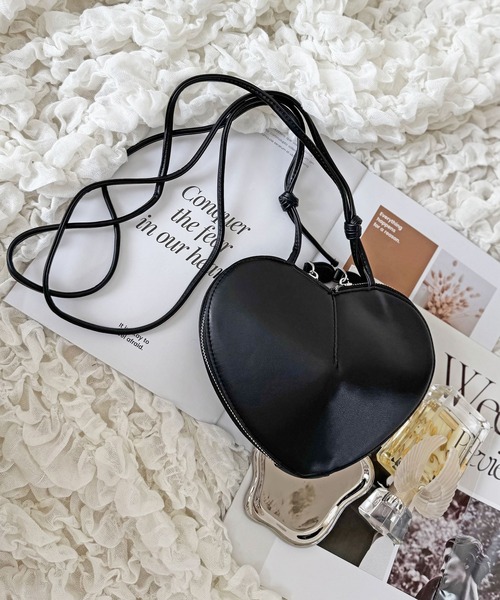ショルダーバッグ・ポシェット NOLITA SHOULDER BAG YVES SAINT LAURENT NOLITA MINI CHAIN SHOULDER BAG 672738