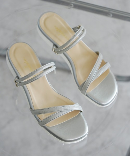 chocolates(チョコラテス)の「スクエアトゥ 2wayベルト ミュールサンダル【日本製】(サンダル・レディース・シルバー/ホワイト/ブラック/ピンク・S/M/L/LL)」の4枚目の写真