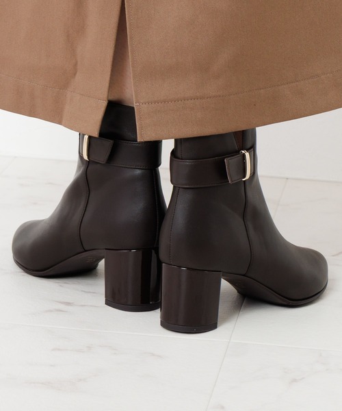 卑弥呼(ヒミコ)の「【卑弥呼】【撥水】5.5cmヒールベルトパーツデザインブーツ/653401(ブーツ・レディース・グレイッシュベージュ/ダークブラウン/ブラック・24.0cm/23.0cm/22.5cm/22.0cm/21.5cm/26.0cm/25.5cm/26.5cm/25.0cm/24.5cm/23.5cm)」の8枚目の写真