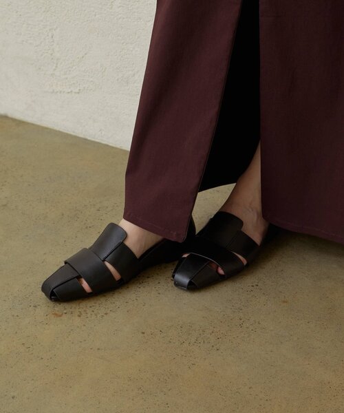 Omekashi（オメカシ）の「グルカフラットミュール（パンプス・レディース・ブラック/ブラウン・SMALL/LARGE/MEDIUM）」の4枚目の写真