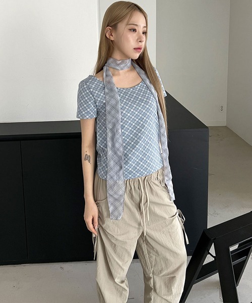 4INT.(フォイント)の「ナイロン ドローストリング サイドシャーリング ピンタック ワイド パンツ(その他パンツ・レディース・ブラック/グレー/ベージュ・FREE)」の14枚目の写真