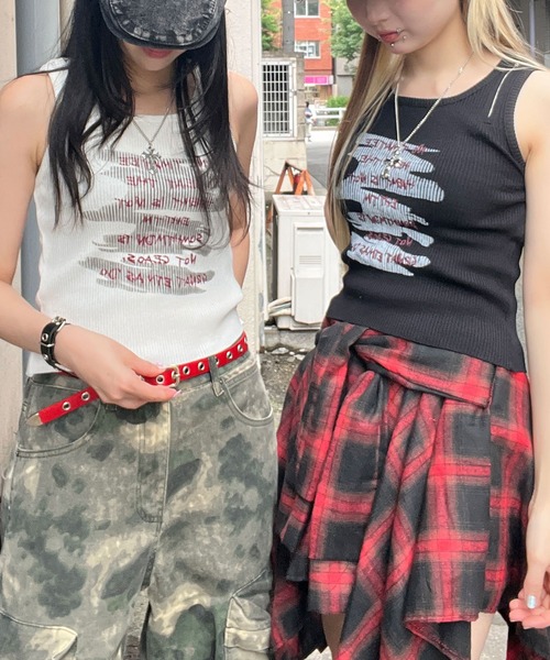 Figments（フィグメンツ）の「ZIPショルダーニットタンク（その他トップス・レディース・ブラック/ホワイト・FREE）」の5枚目の写真