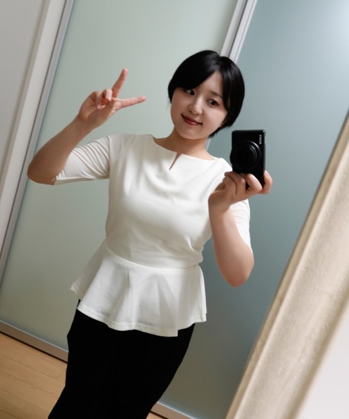 &. NOSTALGIA(アンドドットノスタルジア)の「【ZOZO限定】わきこのコスメ部屋コラボ キーネックペプラムトップス(Tシャツ/カットソー・レディース・ネイビー/チャコールグレー/オフホワイト/グレイッシュベージュ・M)」の21枚目の写真