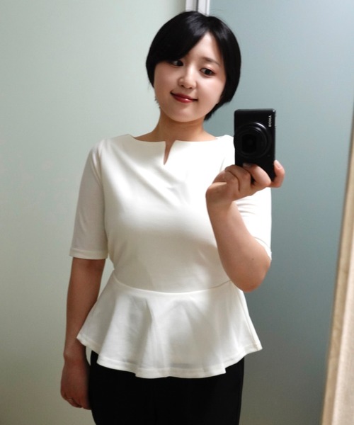 &. NOSTALGIA(アンドドットノスタルジア)の「【ZOZO限定】わきこのコスメ部屋コラボ キーネックペプラムトップス(Tシャツ/カットソー・レディース・ネイビー/チャコールグレー/オフホワイト/グレイッシュベージュ・M)」の22枚目の写真