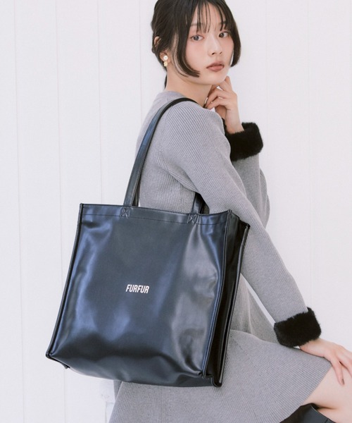 FURFUR（ファーファー）の「【USAGI ONLINE/ZOZOTOWN限定】ファスナー付きキャリーオントートバッグ（トートバッグ・レディース・アイボリー/ブラック/イエロー/レッド/ピンク/ライトブルー/ネイビー/グリーン/ブラウン/ラベンダー・F）」の3枚目の写真