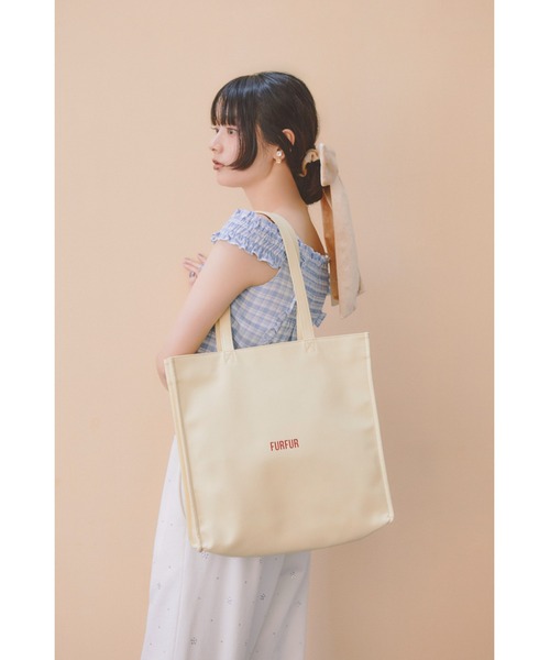 FURFUR（ファーファー）の「【USAGI ONLINE/ZOZOTOWN限定】ファスナー付きキャリーオントートバッグ（トートバッグ・レディース・アイボリー/ブラック/イエロー/レッド/ピンク/ライトブルー/ネイビー/グリーン/ブラウン/ラベンダー・F）」の17枚目の写真