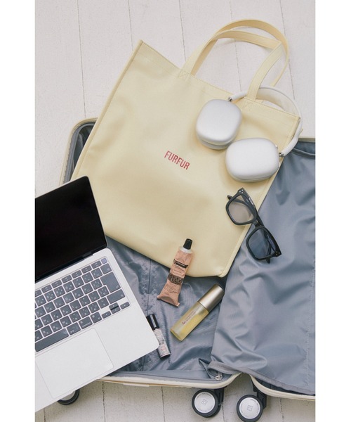FURFUR（ファーファー）の「【USAGI ONLINE/ZOZOTOWN限定】ファスナー付きキャリーオントートバッグ（トートバッグ・レディース・アイボリー/ブラック/イエロー/レッド/ピンク/ライトブルー/ネイビー/グリーン/ブラウン/ラベンダー・F）」の19枚目の写真