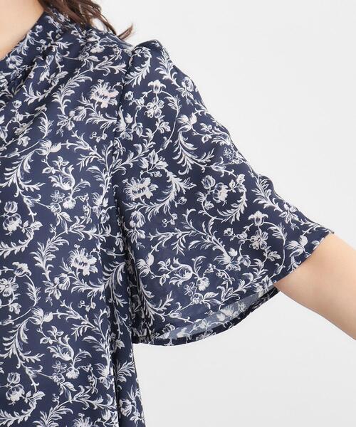 LAURA ASHLEY(ローラアシュレイ)の「【ボウタイ/同柄アイテムあり】アイロンワーク スクロール柄ブラウス(シャツ/ブラウス・レディース・アイボリー系/ネイビー系・38/40)」の15枚目の写真