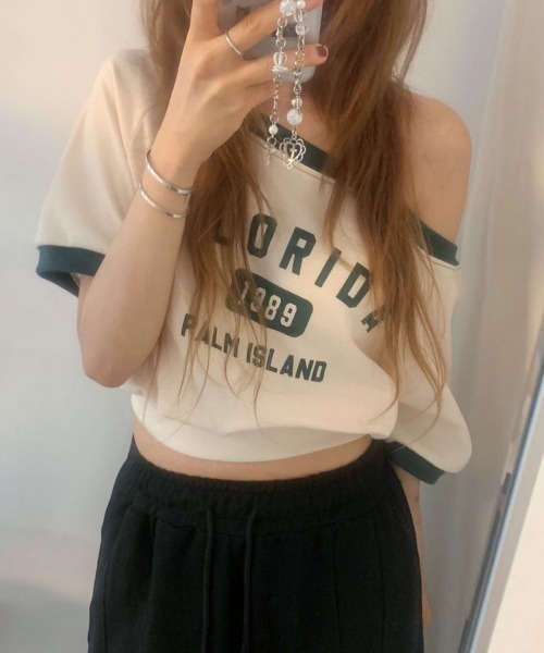 NANAHACHI（ナナハチ）の「ボートネック オフショル 半袖トレーナー（Tシャツ/カットソー・レディース・クリーム/ライトグレー/ネイビー・FREE）」の7枚目の写真