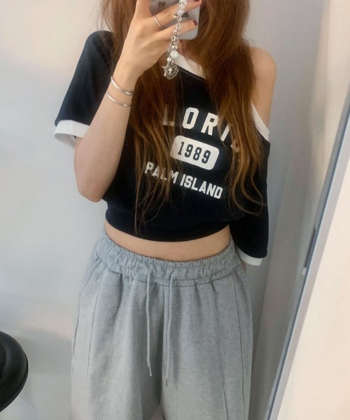 NANAHACHI（ナナハチ）の「ボートネック オフショル 半袖トレーナー（Tシャツ/カットソー・レディース・クリーム/ライトグレー/ネイビー・FREE）」の19枚目の写真