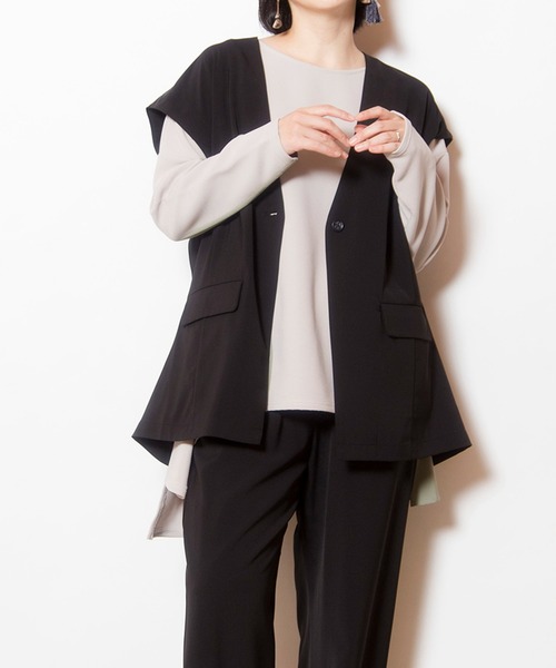 OSMOSIS(オズモーシス)の「バックタックジレ(ベスト・レディース・カーキ/グレイッシュベージュ/ブラック・ONE SIZE)」の1枚目の写真