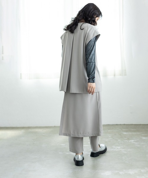 OSMOSIS(オズモーシス)の「バックタックジレ(ベスト・レディース・カーキ/グレイッシュベージュ/ブラック・ONE SIZE)」の7枚目の写真