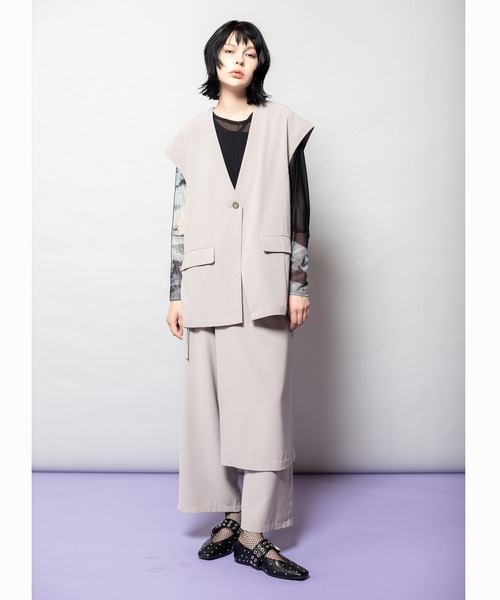 OSMOSIS(オズモーシス)の「バックタックジレ(ベスト・レディース・カーキ/グレイッシュベージュ/ブラック・ONE SIZE)」の10枚目の写真