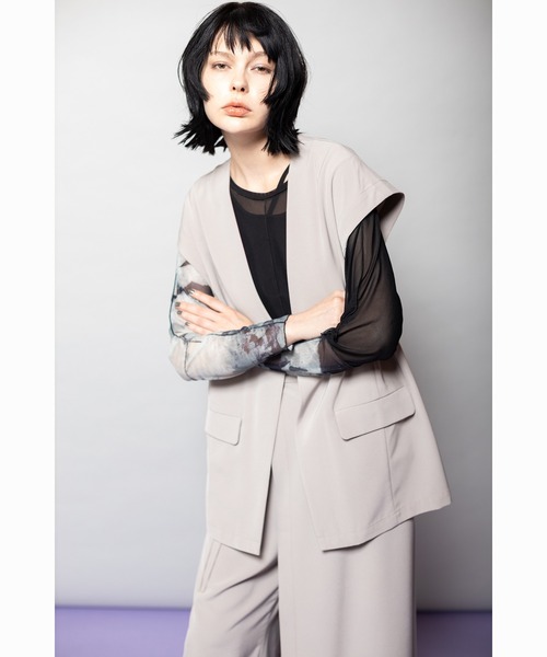 OSMOSIS(オズモーシス)の「バックタックジレ(ベスト・レディース・カーキ/グレイッシュベージュ/ブラック・ONE SIZE)」の12枚目の写真