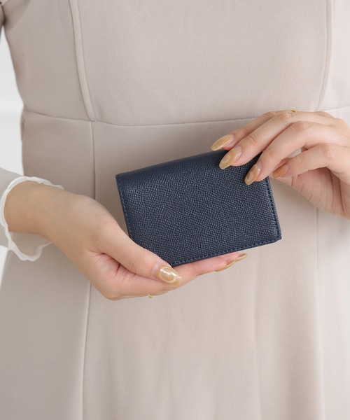 ALTROSE（アルトローズ）の「シンプル 名刺ケース 名刺入れ カードケース 角シボ タバサ 男女兼用（名刺入れ・レディース・グレー/ブラック/ネイビー/ベージュ・FREE）」の4枚目の写真