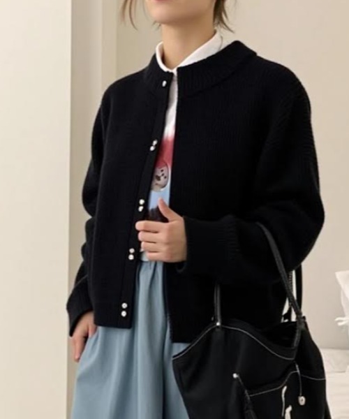 cammie(キャミー)の「ダブルパールライクボタンリブニットカーディガン(カーディガン/ボレロ・レディース・グリーン/ブラック/オフホワイト/ピンク/サックスブルー/ラベンダー・F)」の12枚目の写真
