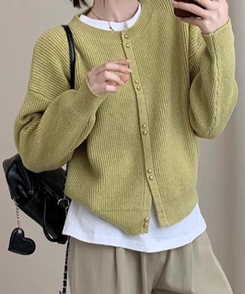 cammie(キャミー)の「ダブルパールライクボタンリブニットカーディガン(カーディガン/ボレロ・レディース・グリーン/ブラック/オフホワイト/ピンク/サックスブルー/ラベンダー・F)」の17枚目の写真