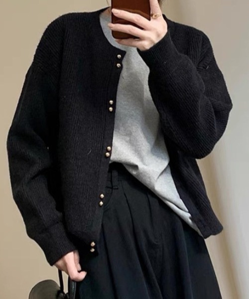cammie(キャミー)の「ダブルパールライクボタンリブニットカーディガン(カーディガン/ボレロ・レディース・グリーン/ブラック/オフホワイト/ピンク/サックスブルー/ラベンダー・F)」の14枚目の写真