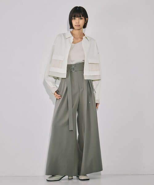 UNITED TOKYO（ユナイテッドトウキョウ）の「【残りわずか！】ストリングクロスタックワイドパンツ｜ウォッシャブル/防シワ/セットアップ/オフィスカジュアル/オケージョン/春服（スラックス・レディース・カーキ/ブラック・2/1）」の20枚目の写真