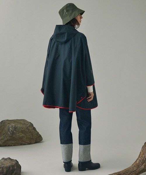 めんめん　定価2.5万　AIGLE エーグル　ポンチョ　ネイビー 透湿防水 撥水 防風 2トーンデザイン パッカブルポンチョ / 収納袋付き