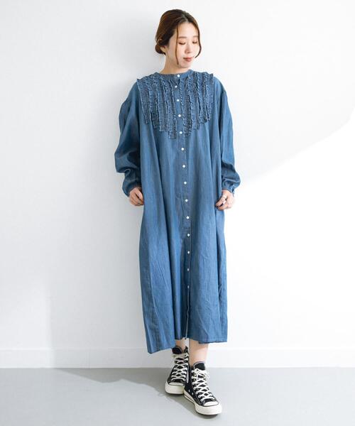 URBAN RESEARCH Sonny Label（アーバンリサーチサニーレーベル）の「デニムフリルヨークワンピース（ワンピース・レディース・ライトインディゴブルー/インディゴブルー・FREE）」の10枚目の写真