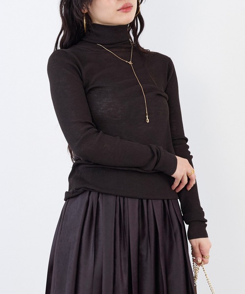 MICA&DEAL（マイカ＆ディール）の「シアーリブタートルネックプルオーバー（ニット/セーター・レディース・ダークブラウン/オフホワイト/グレー/サックスブルー・FREE）」の3枚目の写真