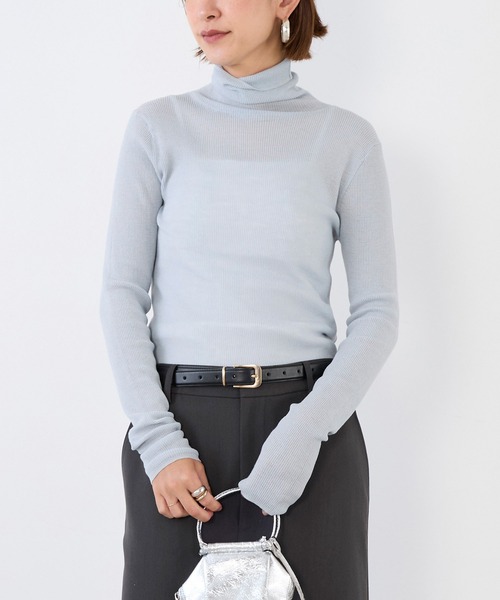 MICA&DEAL（マイカ＆ディール）の「シアーリブタートルネックプルオーバー（ニット/セーター・レディース・ダークブラウン/オフホワイト/グレー/サックスブルー・FREE）」の4枚目の写真