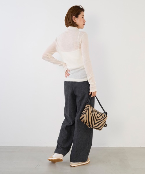 MICA&DEAL（マイカ＆ディール）の「シアーリブタートルネックプルオーバー（ニット/セーター・レディース・ダークブラウン/オフホワイト/グレー/サックスブルー・FREE）」の18枚目の写真