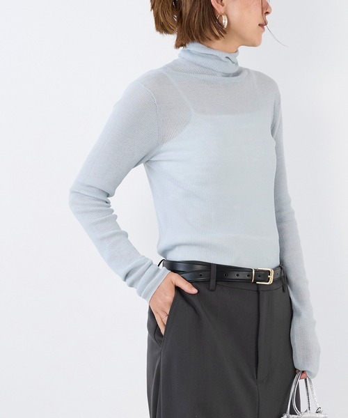 MICA&DEAL（マイカ＆ディール）の「シアーリブタートルネックプルオーバー（ニット/セーター・レディース・ダークブラウン/オフホワイト/グレー/サックスブルー・FREE）」の6枚目の写真