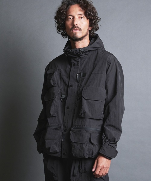 COMMON WARE(コモンウェアー)の「EM:NoiR ノアール Connect Hooded Jacket/ ナイロン コネクト フーデッドジャケット(マウンテンパーカー・メンズ・ブラック・LARGE/MEDIUM)」の4枚目の写真