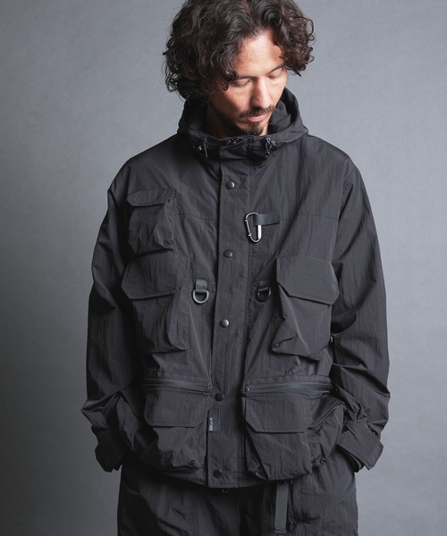 COMMON WARE(コモンウェアー)の「EM:NoiR ノアール Connect Hooded Jacket/ ナイロン コネクト フーデッドジャケット(マウンテンパーカー・メンズ・ブラック・LARGE/MEDIUM)」の6枚目の写真