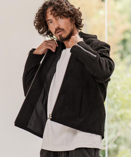 CAMBIO（カンビオ）の「mj11207-フェイクスウェードスタンドライダースブルゾン（ライダースジャケット・メンズ・グレイッシュベージュ/ブラック・M/L/XL）」の2枚目の写真