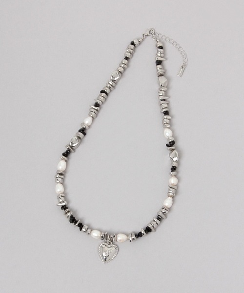 JEANASIS（ジーナシス）の「ストーンハートモチーフネックレス/599460（ネックレス・レディース・ブラック/ブルー系その他/レッド系その他・FREE）」の4枚目の写真