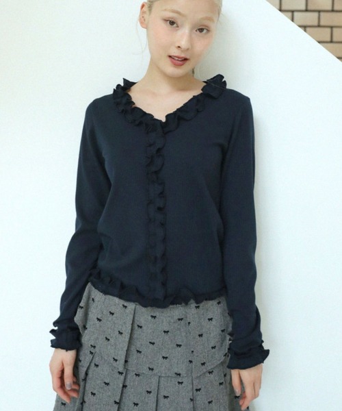 UGLY SHADOW(アグリーシャドウ)の「【Uglyshadow】RUFFLE RIBBED T-SHIRT / 【アグリーシャドウ】ラッフルリブド長袖Tシャツ(Tシャツ/カットソー・レディース・ネイビー/ブラック/ライトグレー・ONE SIZE)」の3枚目の写真