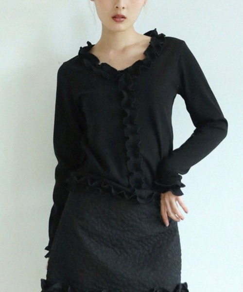 UGLY SHADOW(アグリーシャドウ)の「【Uglyshadow】RUFFLE RIBBED T-SHIRT / 【アグリーシャドウ】ラッフルリブド長袖Tシャツ(Tシャツ/カットソー・レディース・ネイビー/ブラック/ライトグレー・ONE SIZE)」の2枚目の写真