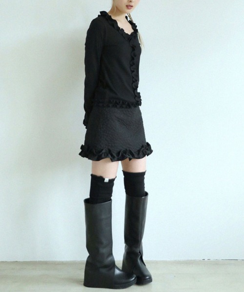 UGLY SHADOW(アグリーシャドウ)の「【Uglyshadow】RUFFLE RIBBED T-SHIRT / 【アグリーシャドウ】ラッフルリブド長袖Tシャツ(Tシャツ/カットソー・レディース・ネイビー/ブラック/ライトグレー・ONE SIZE)」の9枚目の写真