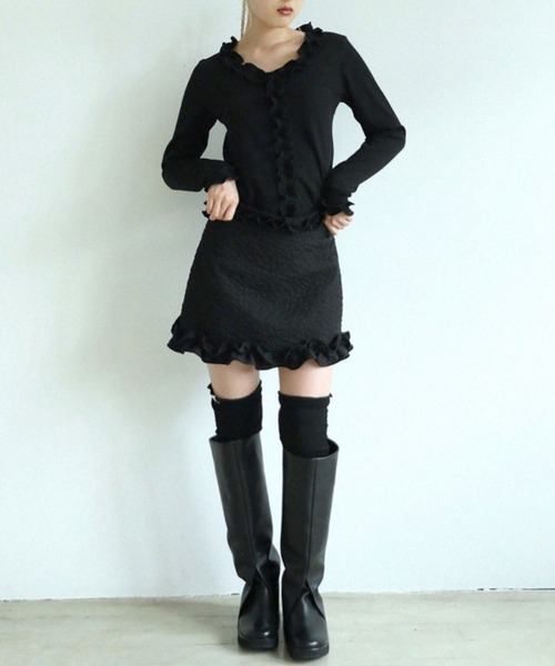 UGLY SHADOW(アグリーシャドウ)の「【Uglyshadow】RUFFLE RIBBED T-SHIRT / 【アグリーシャドウ】ラッフルリブド長袖Tシャツ(Tシャツ/カットソー・レディース・ネイビー/ブラック/ライトグレー・ONE SIZE)」の6枚目の写真