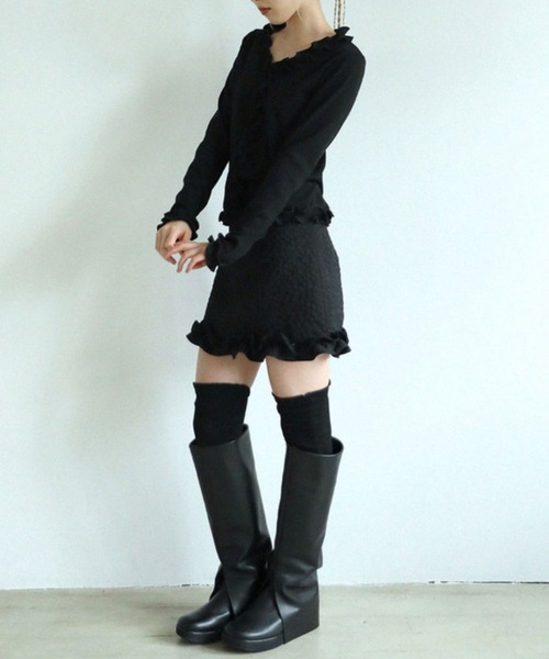 UGLY SHADOW(アグリーシャドウ)の「【Uglyshadow】RUFFLE RIBBED T-SHIRT / 【アグリーシャドウ】ラッフルリブド長袖Tシャツ(Tシャツ/カットソー・レディース・ネイビー/ブラック/ライトグレー・ONE SIZE)」の7枚目の写真