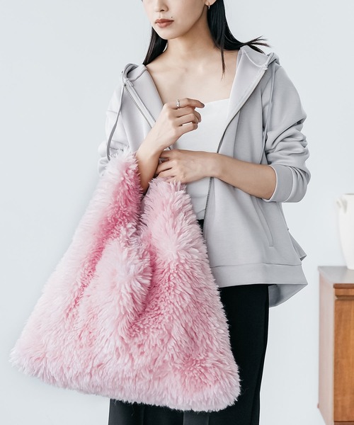 mili an deni（ミリアンデニ）の「エコファーワンハンドルバッグ（ショルダーバッグ・レディース・ブラック/ブルー/オフホワイト/ピンク/イエロー・F）」の5枚目の写真