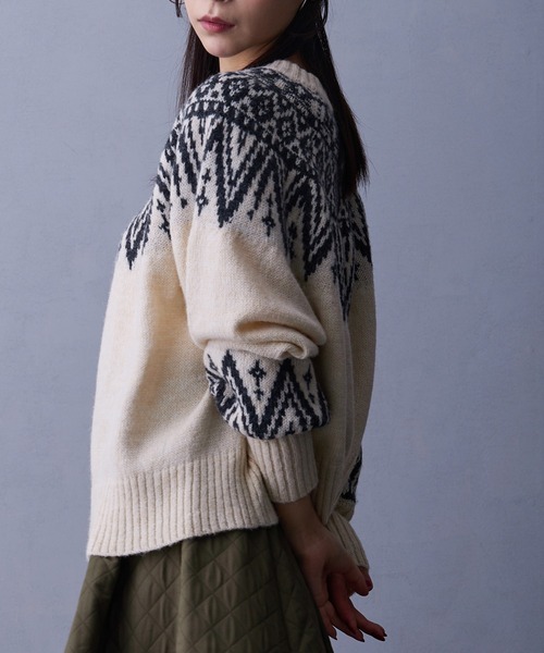 NICOLE white（ニコルホワイト）の「求心ジャガードニットプルオーバー（ニット/セーター・レディース・グレー/オフホワイト・FREE）」の11枚目の写真