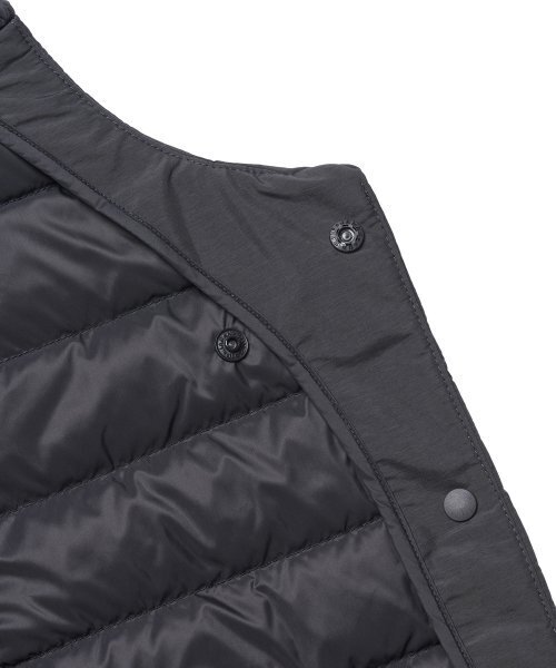 MUSINSA STANDARD WOMAN（ムシンサスタンダードウーマン）の「レディーストランスフォームラウンドネックライトダウンジャケット[チャコールグレー]（その他アウター・レディース・その他・LARGE/X-SMALL/SMALL/MEDIUM）」の9枚目の写真