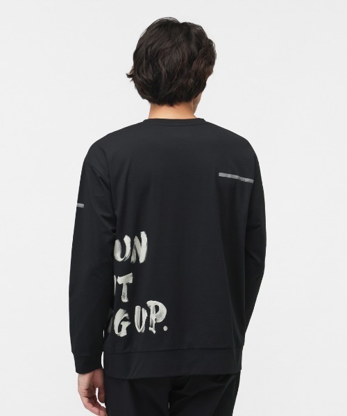 TIGORA(ティゴラ)の「ティゴラ TIGORA ランニング メッセージロゴ長袖Tシャツ(Tシャツ/カットソー・メンズ・ブラック/グレー/ネイビー・S/M/L/LL)」の5枚目の写真