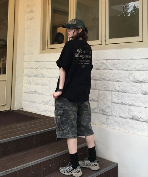 AGOD（エージーオーディー）の「ウォライジ レタリング 半袖Tシャツ [ブラック]（Tシャツ/カットソー・レディース・その他・SMALL/MEDIUM/LARGE）」の9枚目の写真