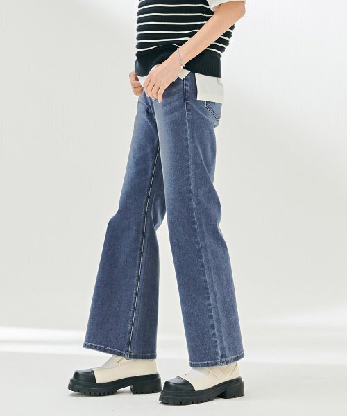 CHASECULT(チェイスカルト)の「女性ヒドゥンバンディングセミブーツカットデニムパンツ-DARG2362B0N(デニムパンツ・レディース・ブルー・70/74/67)」の2枚目の写真