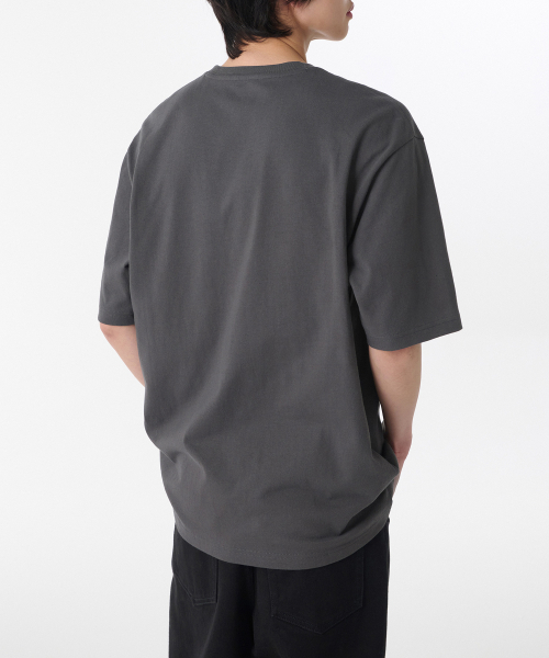 MUSINSA STANDARD（ムシンサスタンダード）の「リラックスドOEクルーネックTシャツ[ガンメタル]（Tシャツ/カットソー・メンズ・その他・XX-LARGE/XXX-LARGE/SMALL/MEDIUM/LARGE/X-LARGE）」の2枚目の写真