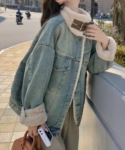 emi+（エミプラス）の「ボアドッキングデニムジャケット（デニムジャケット・レディース・ブルー・FREE）」の5枚目の写真