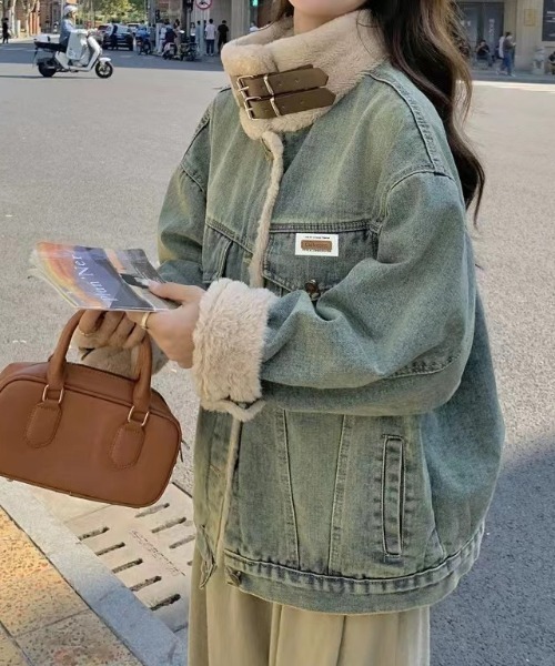 emi+（エミプラス）の「ボアドッキングデニムジャケット（デニムジャケット・レディース・ブルー・FREE）」の6枚目の写真