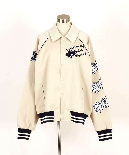 a.p.o.v.(エーピーオービー)の「a.p.o.v. フェルトダイス&ビッグナンバリング刺繍オーバーサイズ合成皮革スタジャン(ブルゾン・メンズ・アイボリー/ブラウン・ONESIZE)」の14枚目の写真