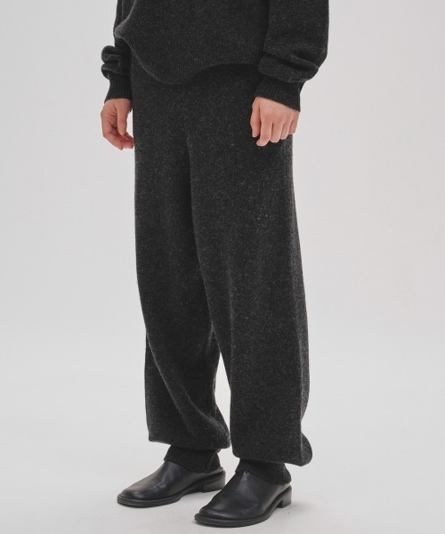 TODAYFUL(トゥデイフル)の「Cashmere Easy Pants(その他パンツ・レディース・モカ/チャコールグレー・36inch/38inch)」の1枚目の写真