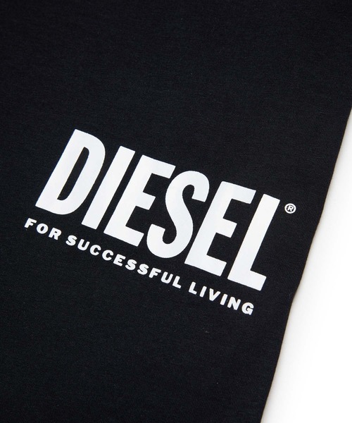 DIESEL KIDS(ディーゼルキッズ)の「DIESEL(ディーゼル)Kids & Junior ワンポイントブランドロゴ半袖Tシャツカットソー(Tシャツ/カットソー・キッズ・ブルー/レッド/ホワイト/ブラック・12Y/14Y/16Y/6Y/10Y/8Y/4Y)」の17枚目の写真